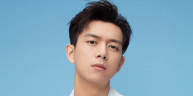 Sơ lược tiểu sử Tùng Trần